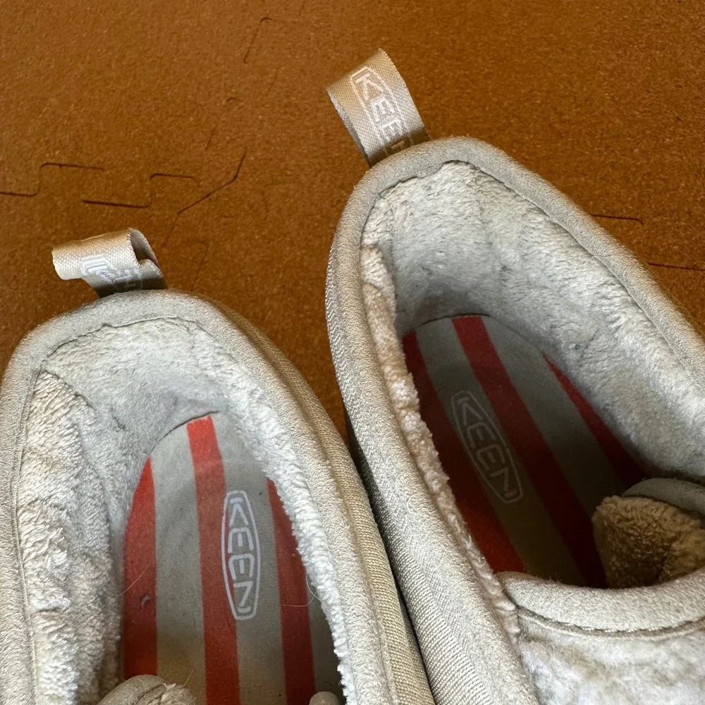 Keen‎ Howser II Mid Beige Faux Fur Bungee Lace Ankle Boots Womens 10 1023819